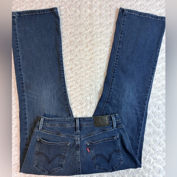 Levi’s Curvy Bootcut Blue Jeans a wardrobe must have - Picture 6 of 11
